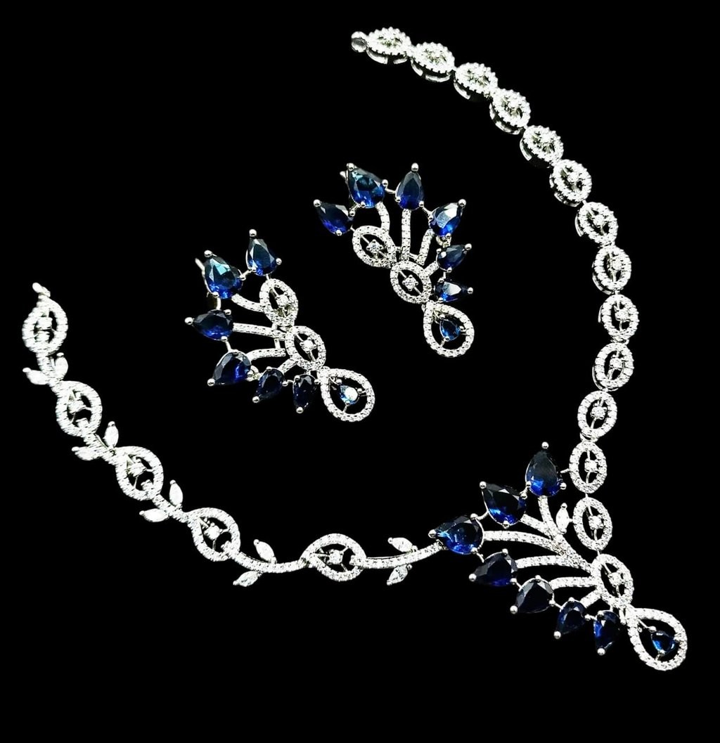 Elegant Silver Jewelry Set - SA00841PB Sparkling necklace and earrings with leaf motifs